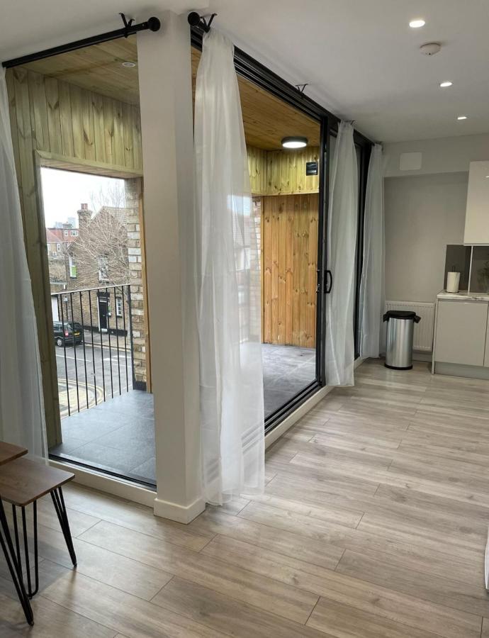 Stratford Apartment With Balcony ลอนดอน ภายนอก รูปภาพ