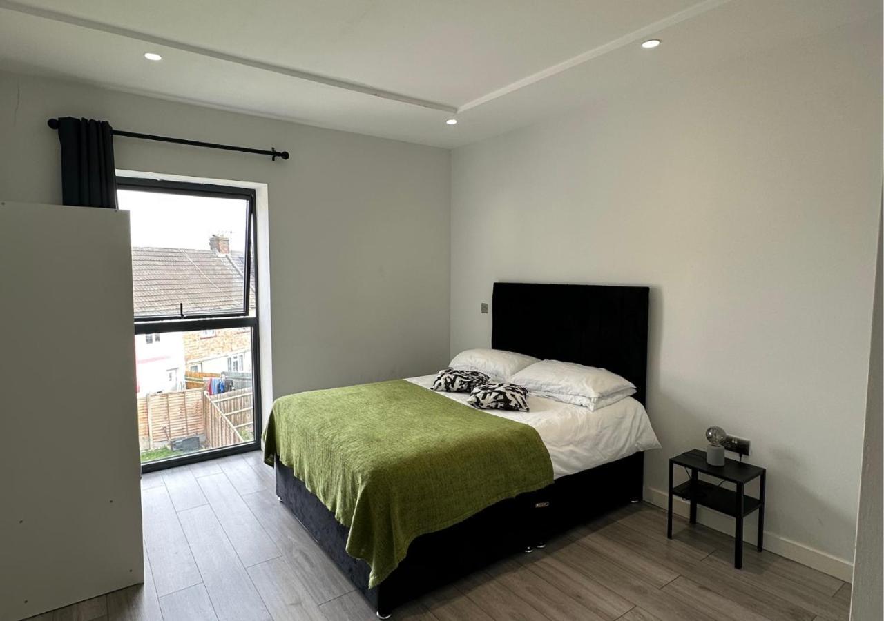 Stratford Apartment With Balcony ลอนดอน ภายนอก รูปภาพ